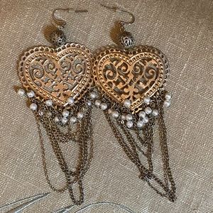Gold dangling earrings! Vintage!